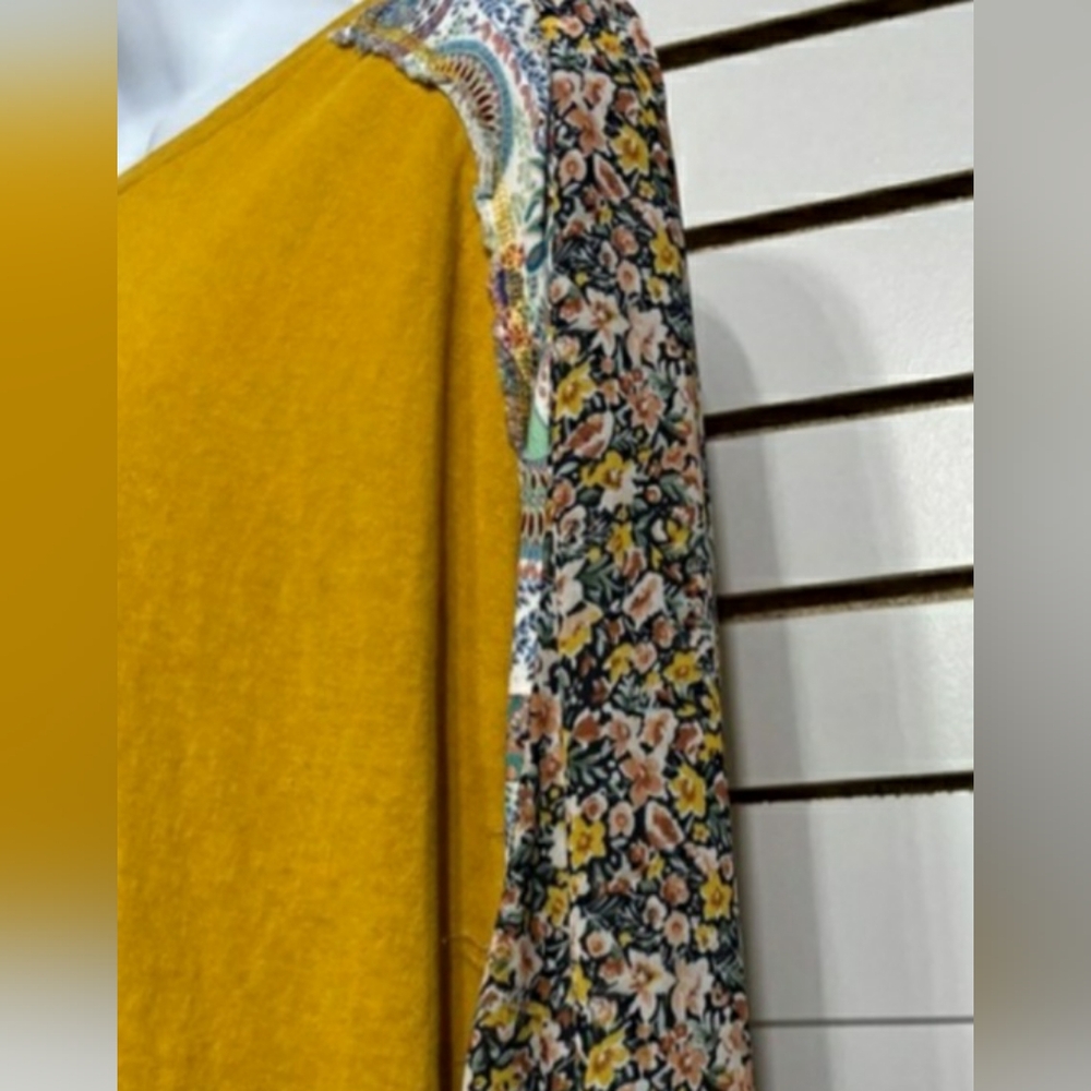 Umgee (EUC) Boho Mustard Floral Sleeves Top Size L - Picture 6 of 8